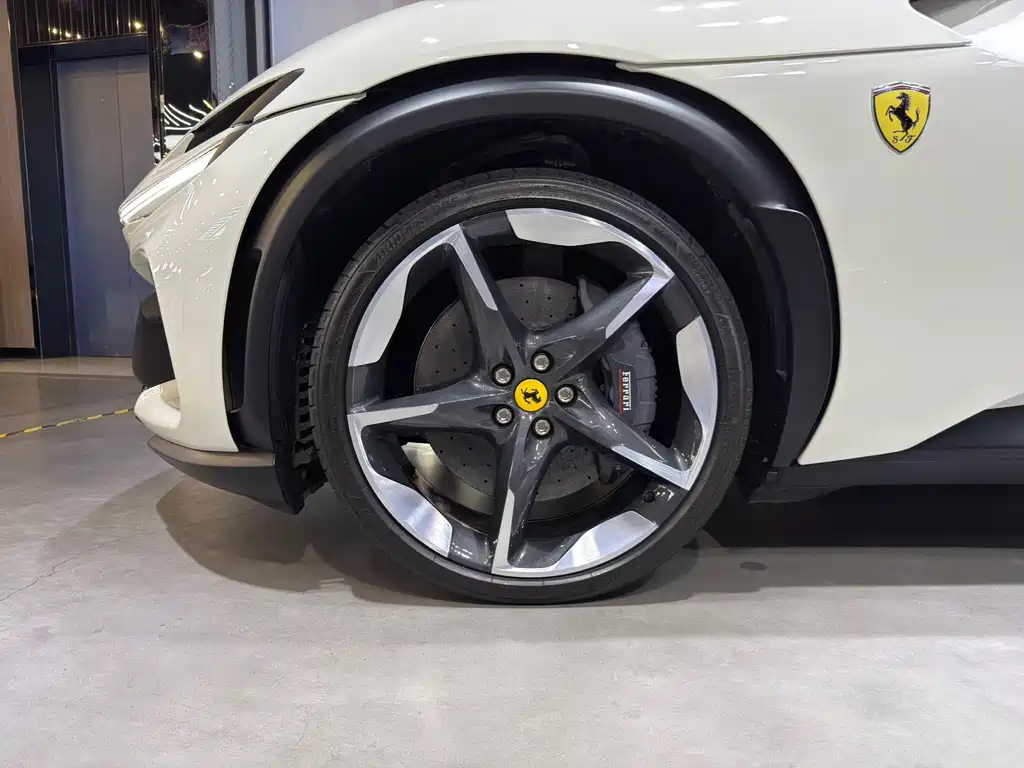 Purosangue 2023 model 6.5L V12