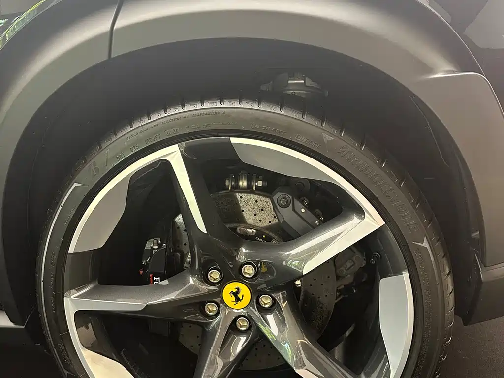 Purosangue 2023 model 6.5L V12