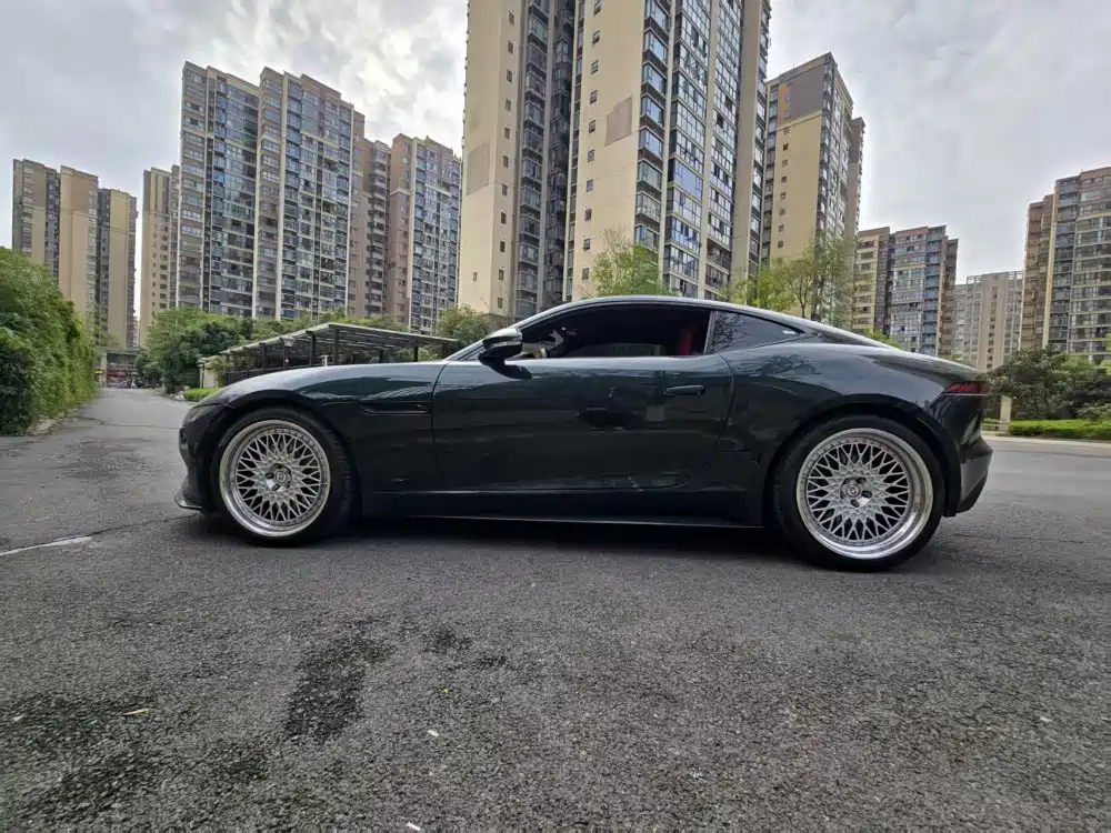 Jaguar F-TYPE 2024 P300 75th Anniversary Collection Hardtop Edition