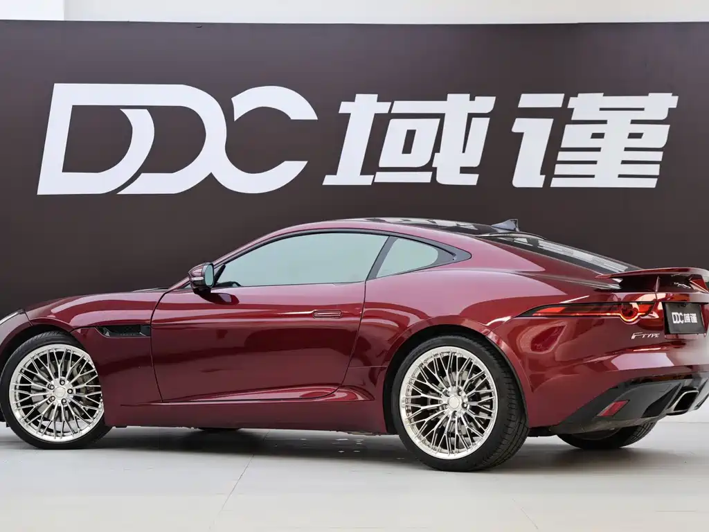 Jaguar F-TYPE 2019 2.0T hardtop version