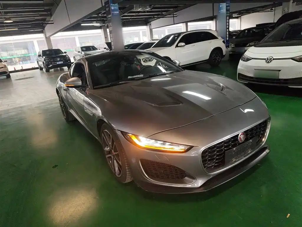 Jaguar F-TYPE 2023 P300 hardtop version