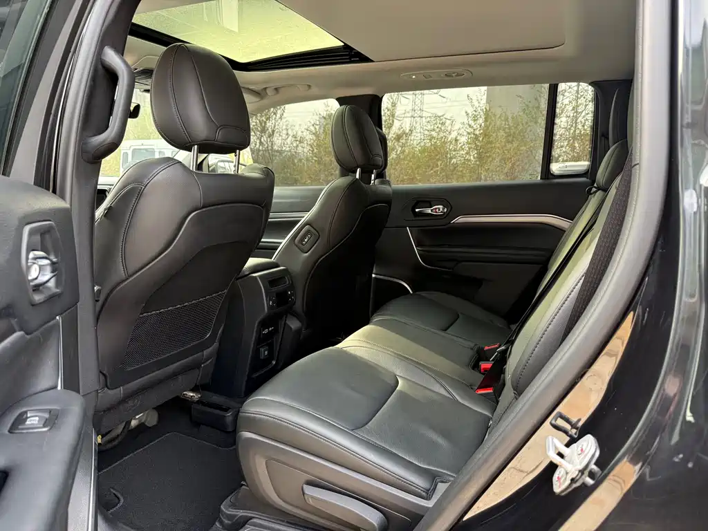 Grand Commander 2022 2.0T Two-wheel drive Deluxe Edition