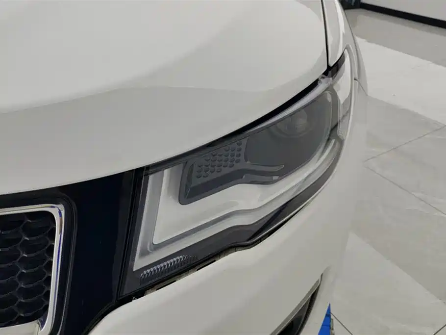 Guide 2019 200T Automatic Home Sharing-Connected Large Screen Version