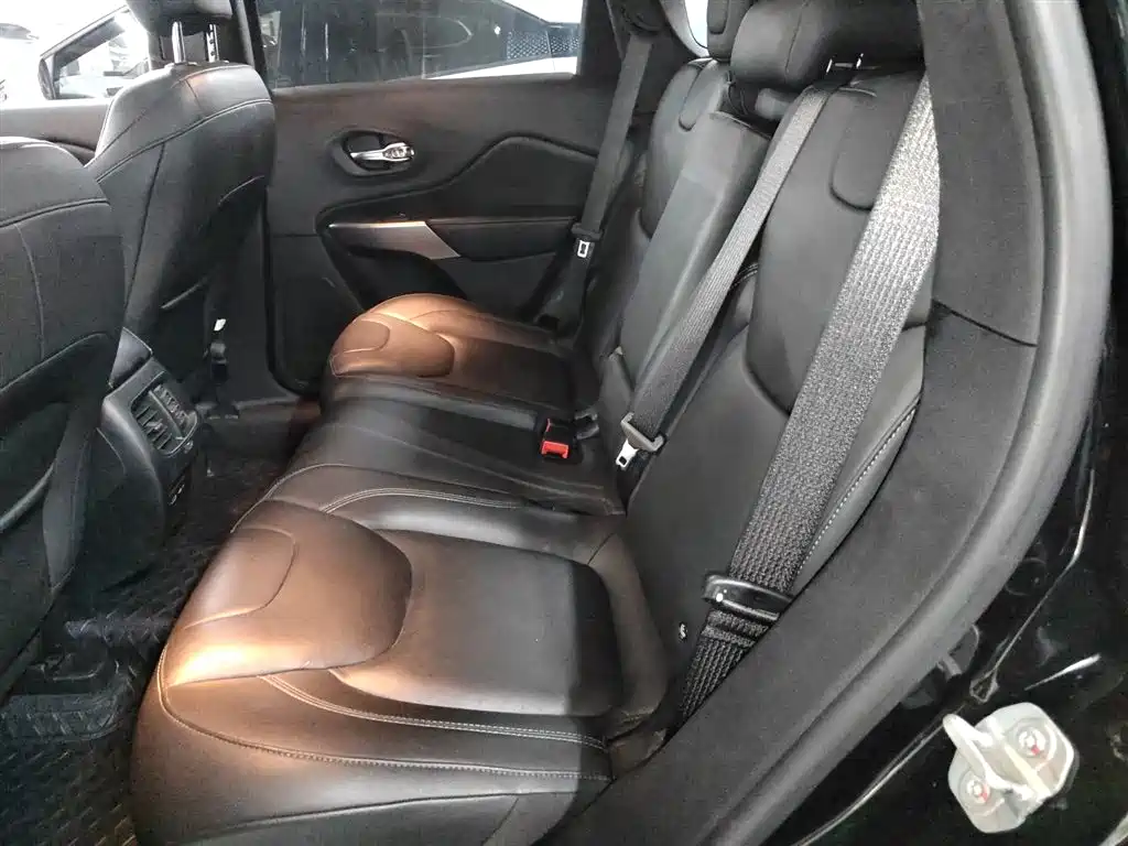 Фото машины 26