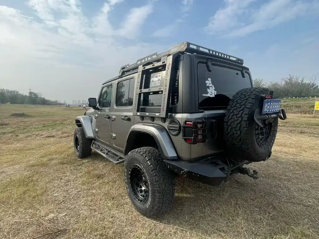 Wrangler 2021 2.0T Sahara four-door version