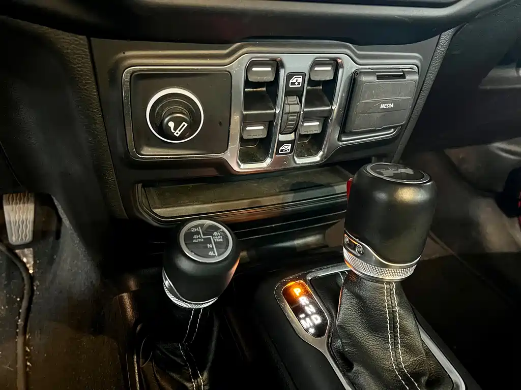 Wrangler New Energy 2021 four-door 2.0T 4xe Sahara First edition