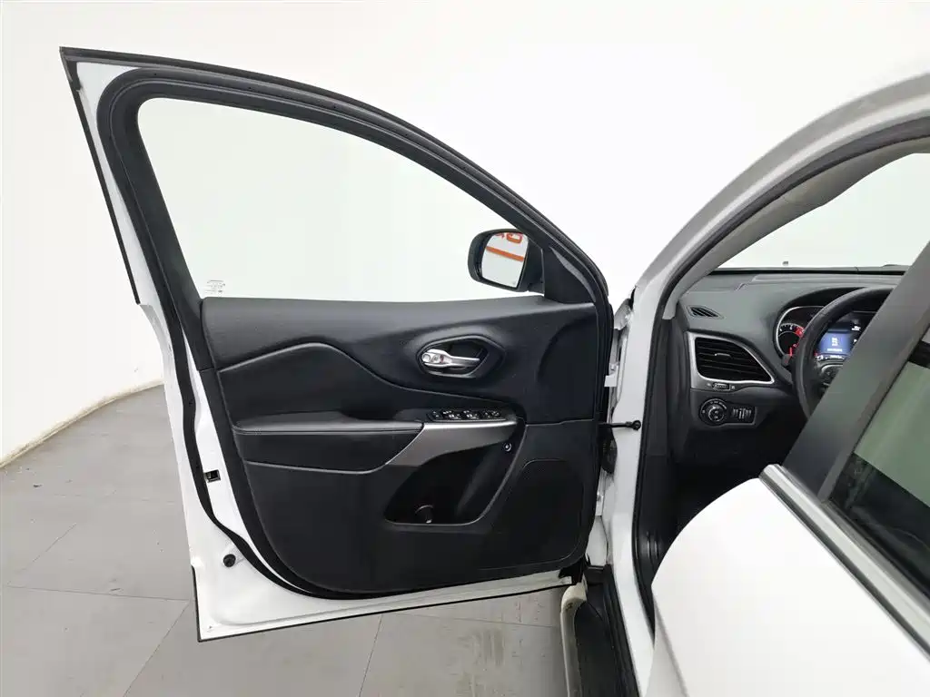 Free Light 2019 2.0T two-wheel drive Smart edition Country V