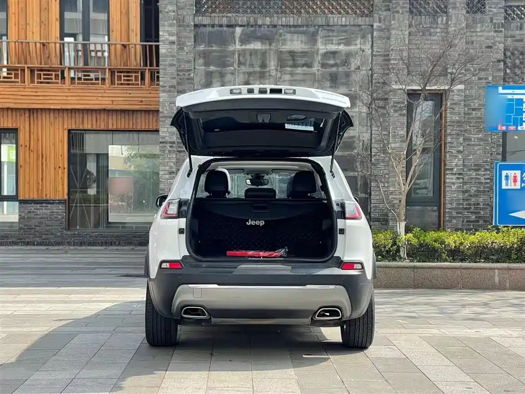 Фото машины 10