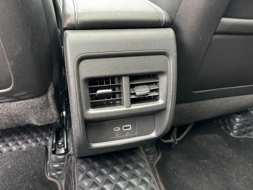 Cadillac XT4 2020 28T two-wheel drive leading type