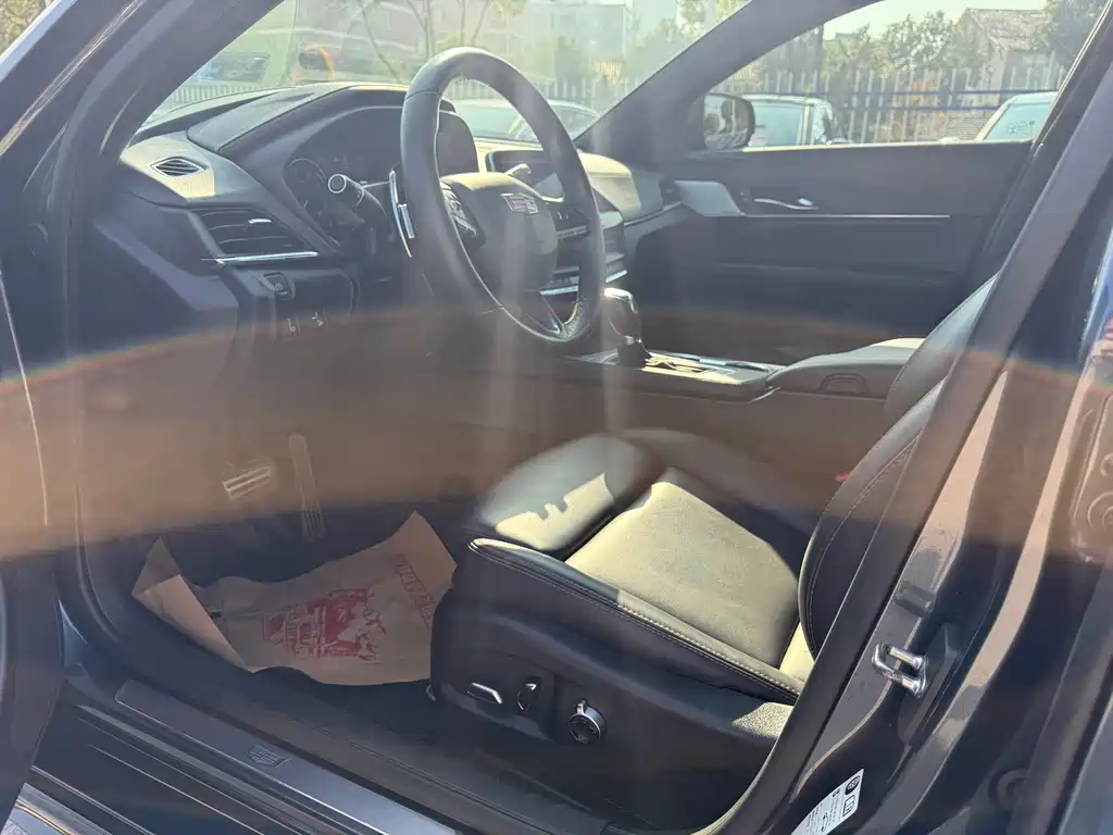 Cadillac CT4 2021 28T Premium Model