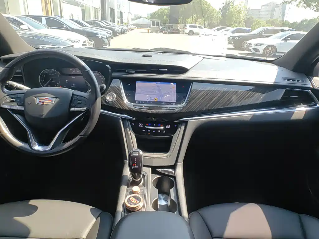 Cadillac XT6 2021 2.0T seven-seater two-wheel drive luxury