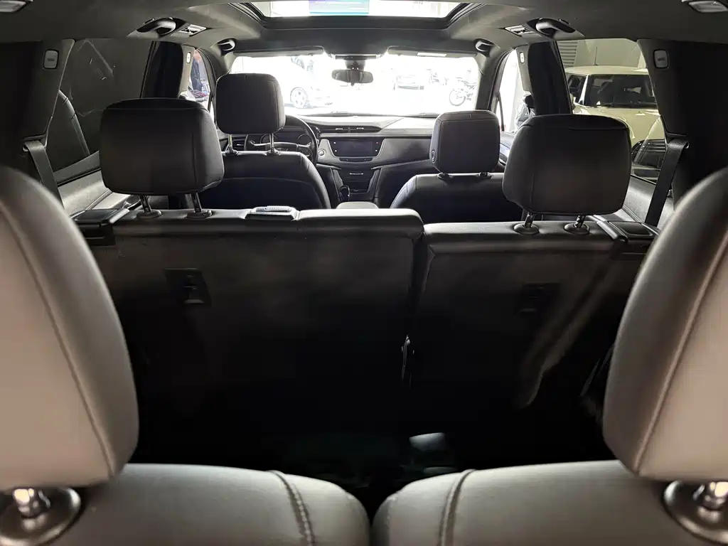 Cadillac XT6 2021 2.0T seven-seater four-wheel drive fashion type