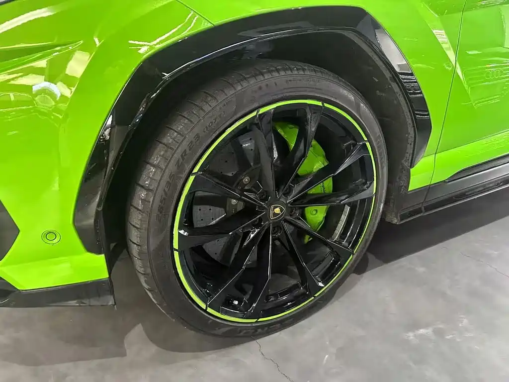 Urus 2021 model 4.0 T V8