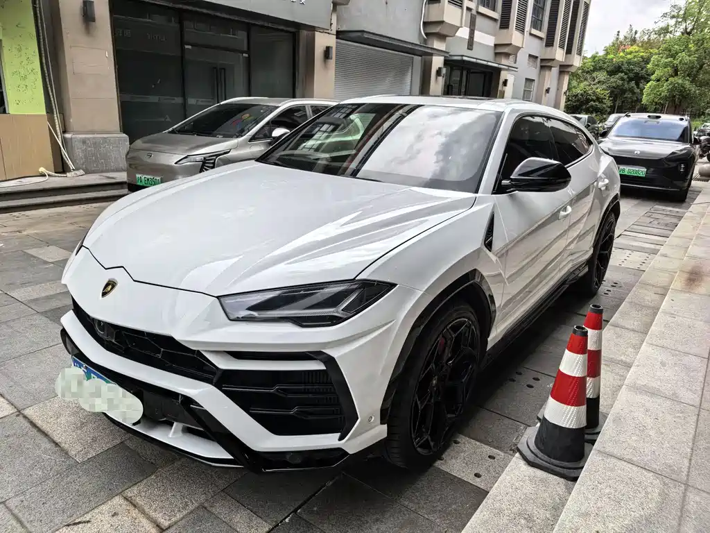Urus 2021 model 4.0 T V8
