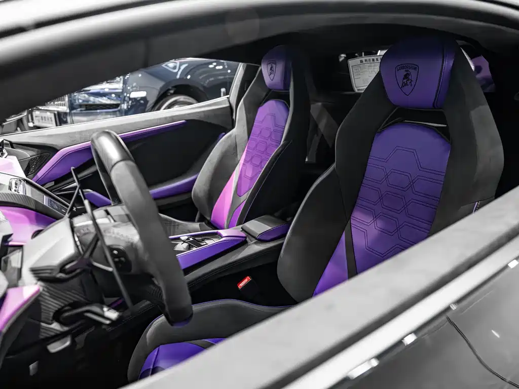 Revuelto 2023 6.5L PHEV Standard Edition