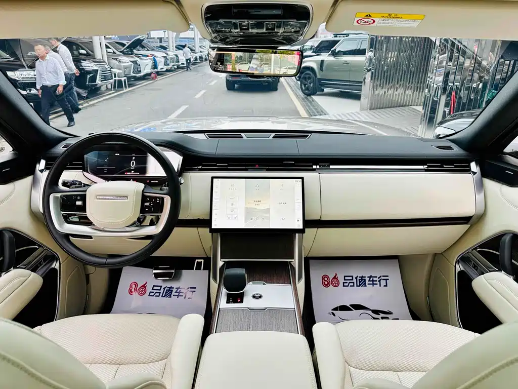 Range Rover 2025 model 3.0 L6 400PS Shengshi Extended Version