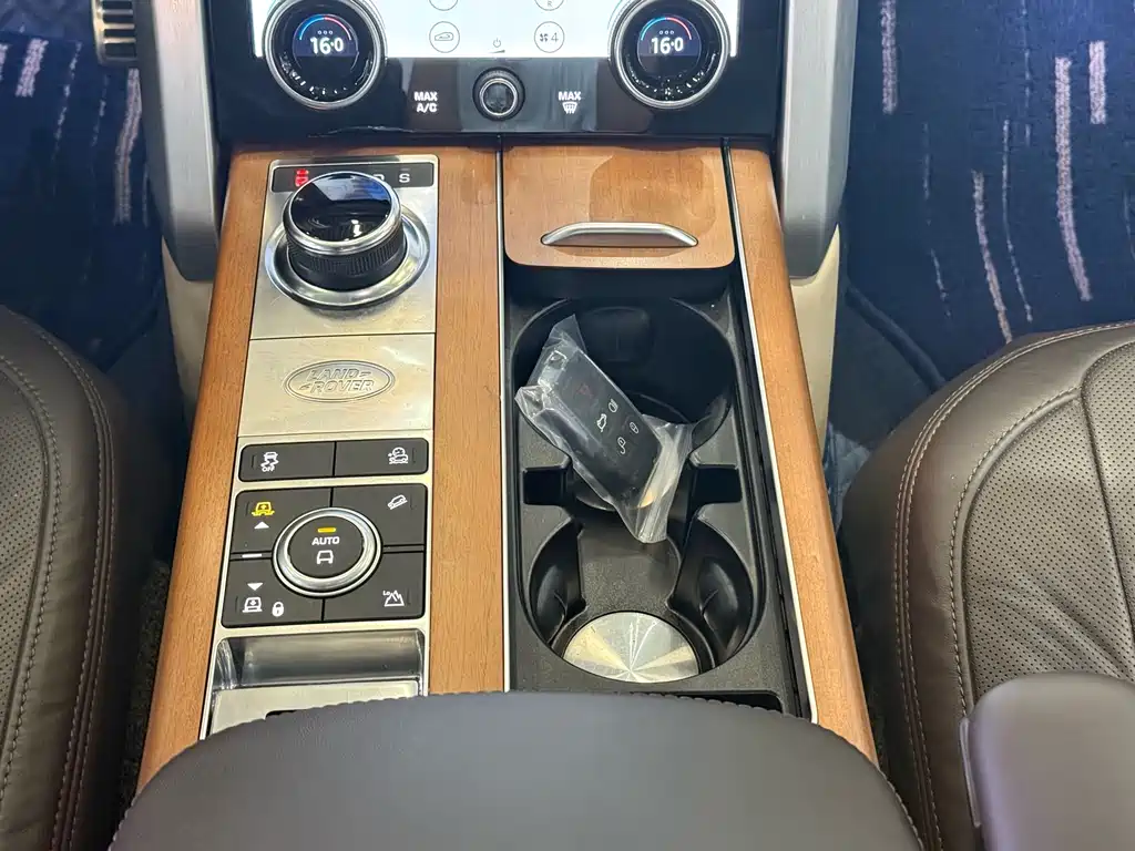 Range Rover 2020 Model 3.0 L6 Respect Creation Extended Version