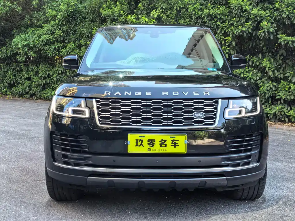 Range Rover 2021 model 3.0 L6 handed down Extended Classic version