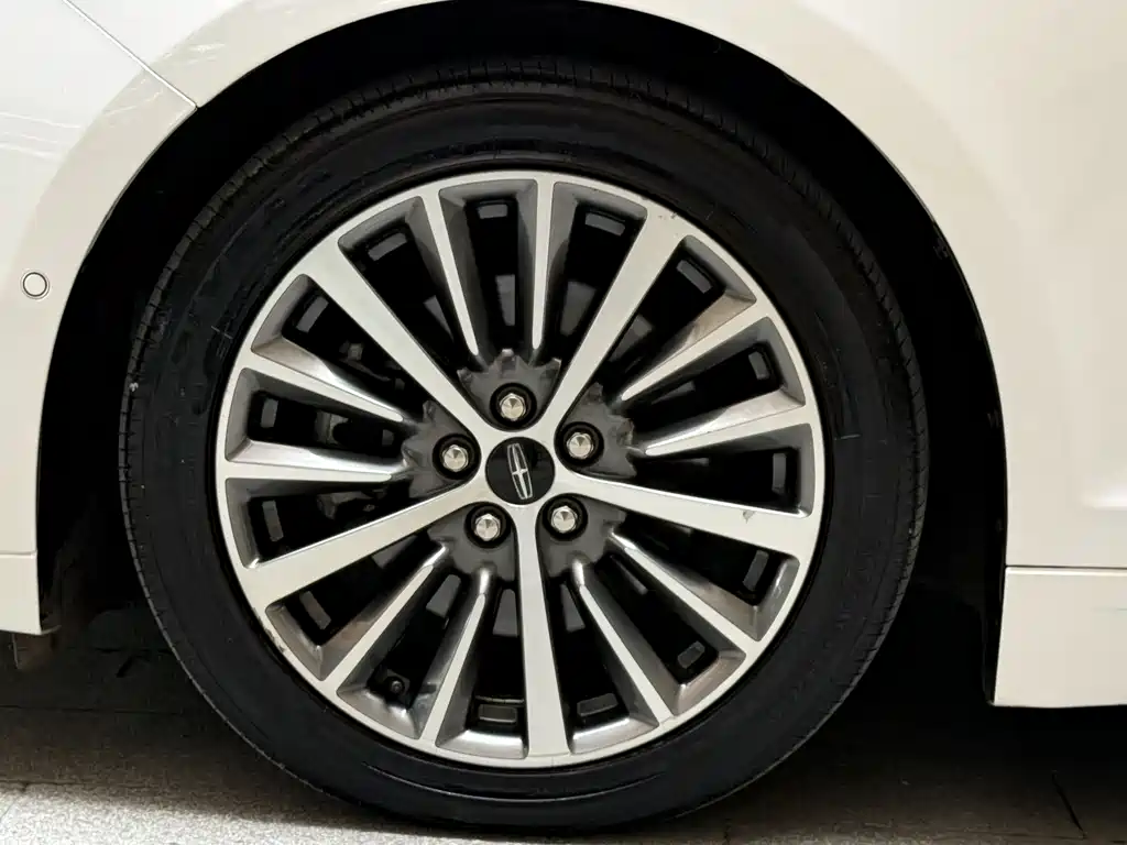 Lincoln MKZ 2019 2.0T Zunya Edition Country V