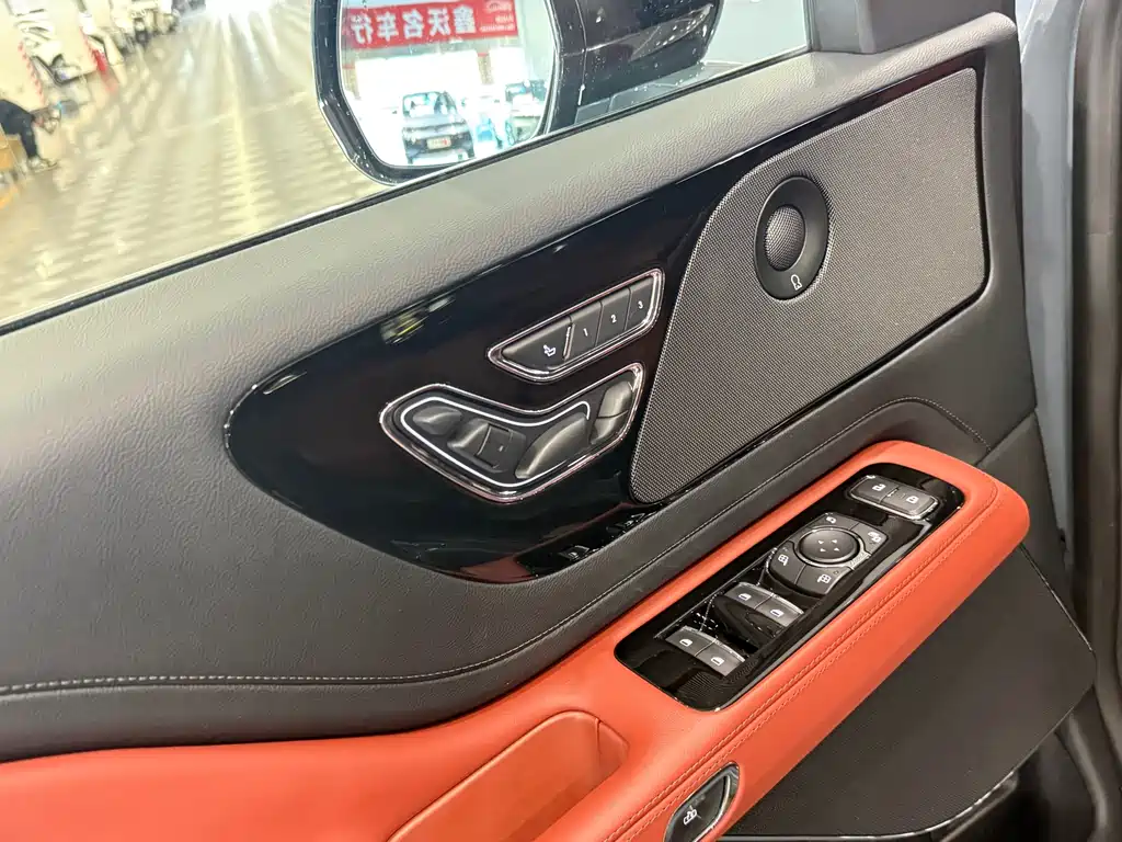 Flying Home 2024 3.0T V6 four-wheel drive luxury elegant six-seater