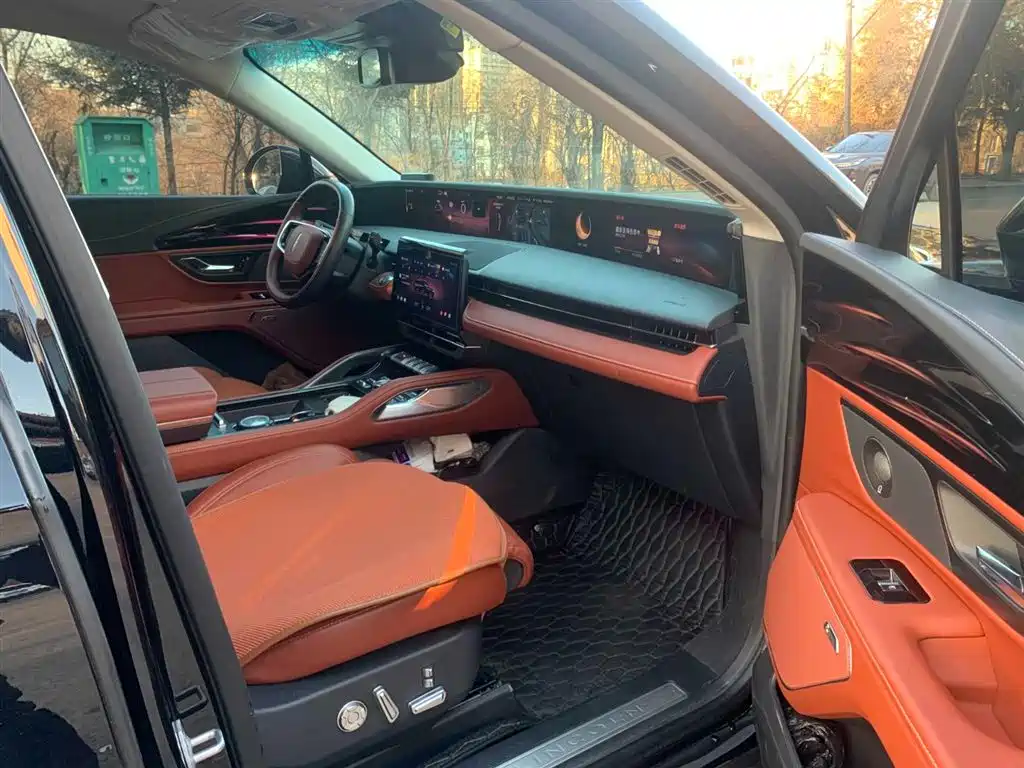 Navigator 2025 2.0T four-wheel drive Zunrui Edition