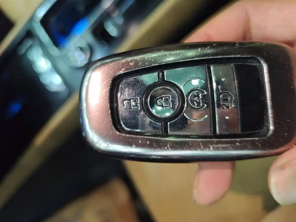 Adventurer 2022 2.0T two-wheel drive Zunya Edition