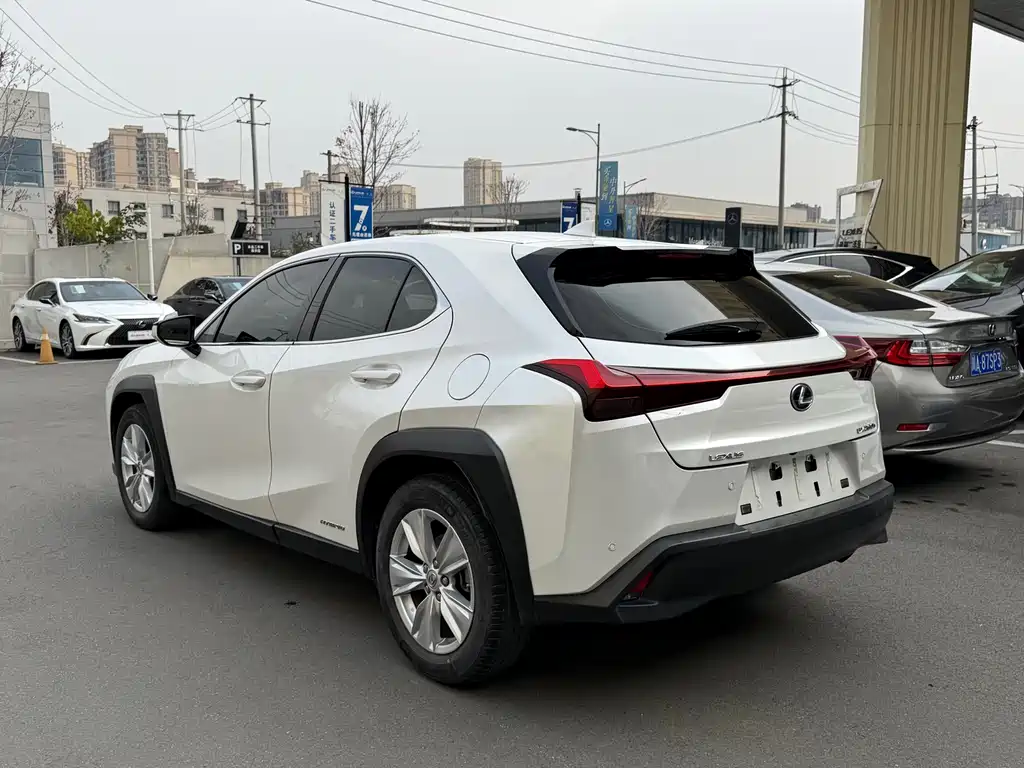 Lexus UX 2020 260h Exploration*Fun Edition