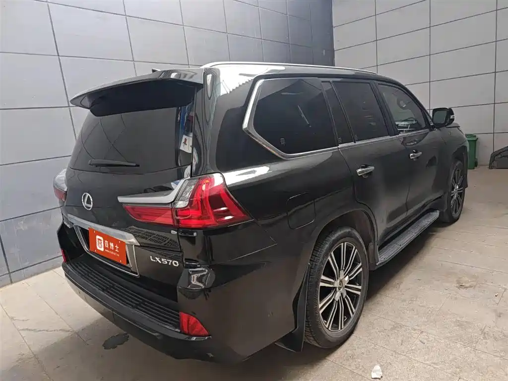 Lexus LX 2019 Model 570 Premium Deluxe Edition