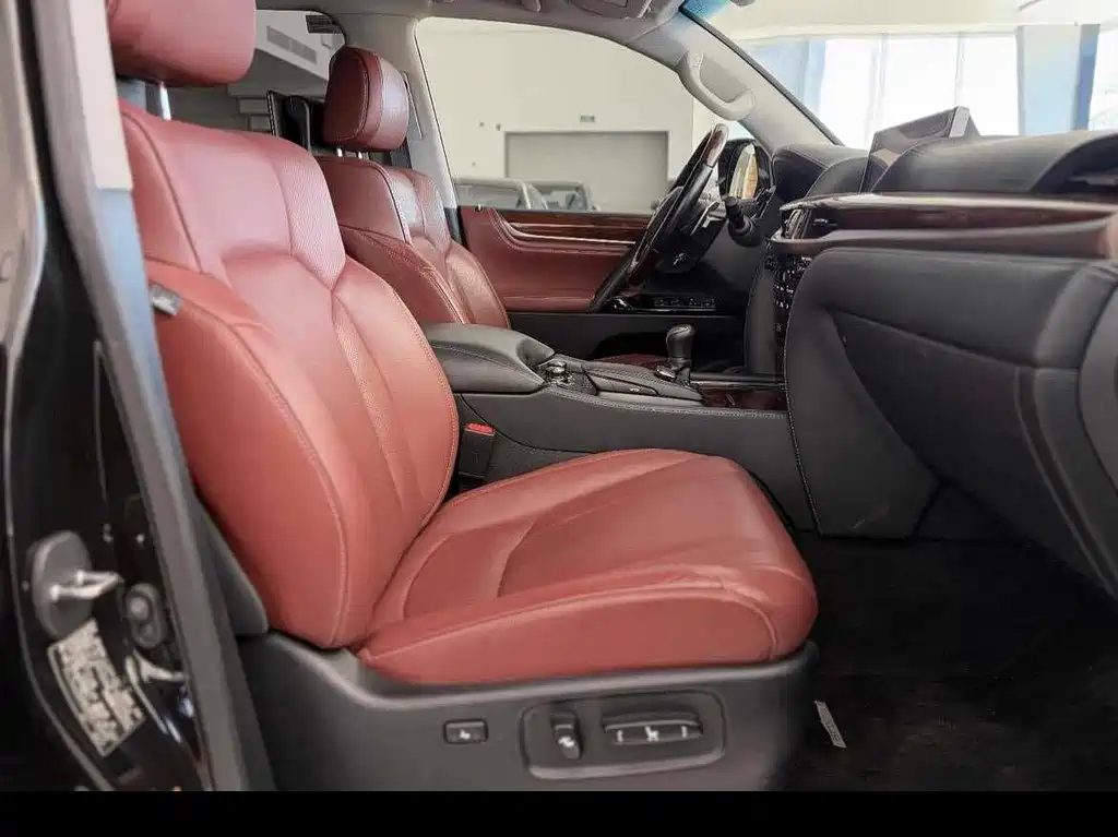 Lexus LX 2019 Model 570 Premium Deluxe Edition