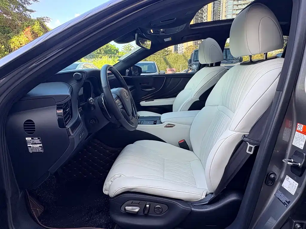 Lexus LS 2021 500h Excellent Edition