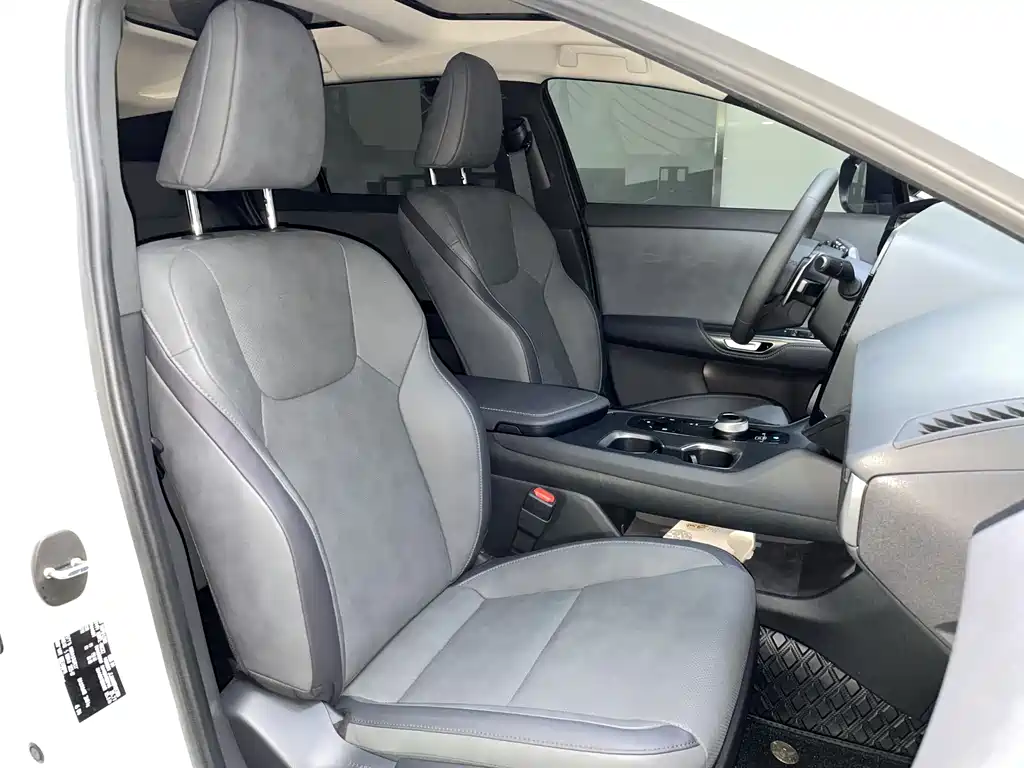 Lexus RZ 2023 450e four-wheel drive indulgent edition