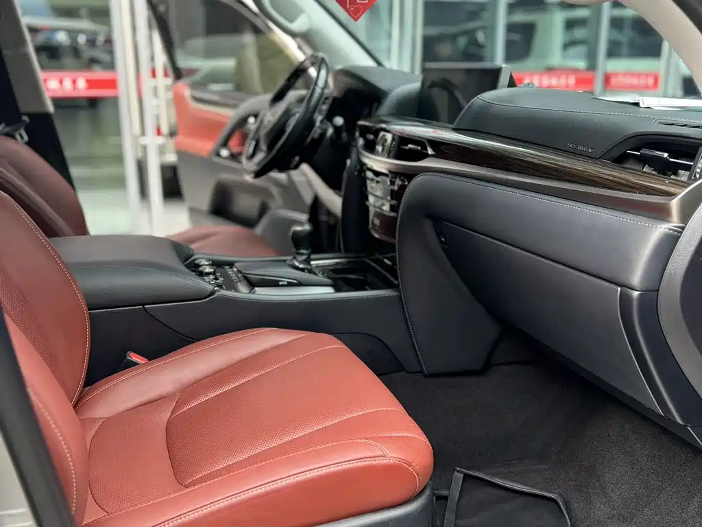 Lexus LX 2019 Model 570 Dynamic Luxury Edition