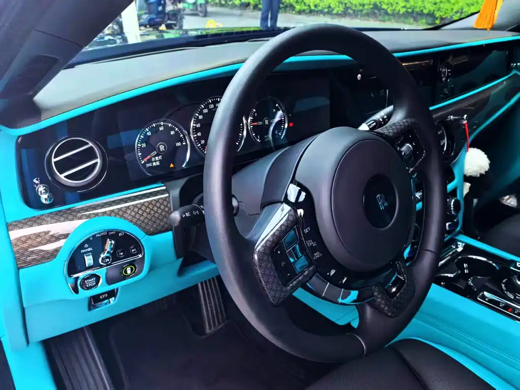 Gust 2022 model 6.7T Black Badge