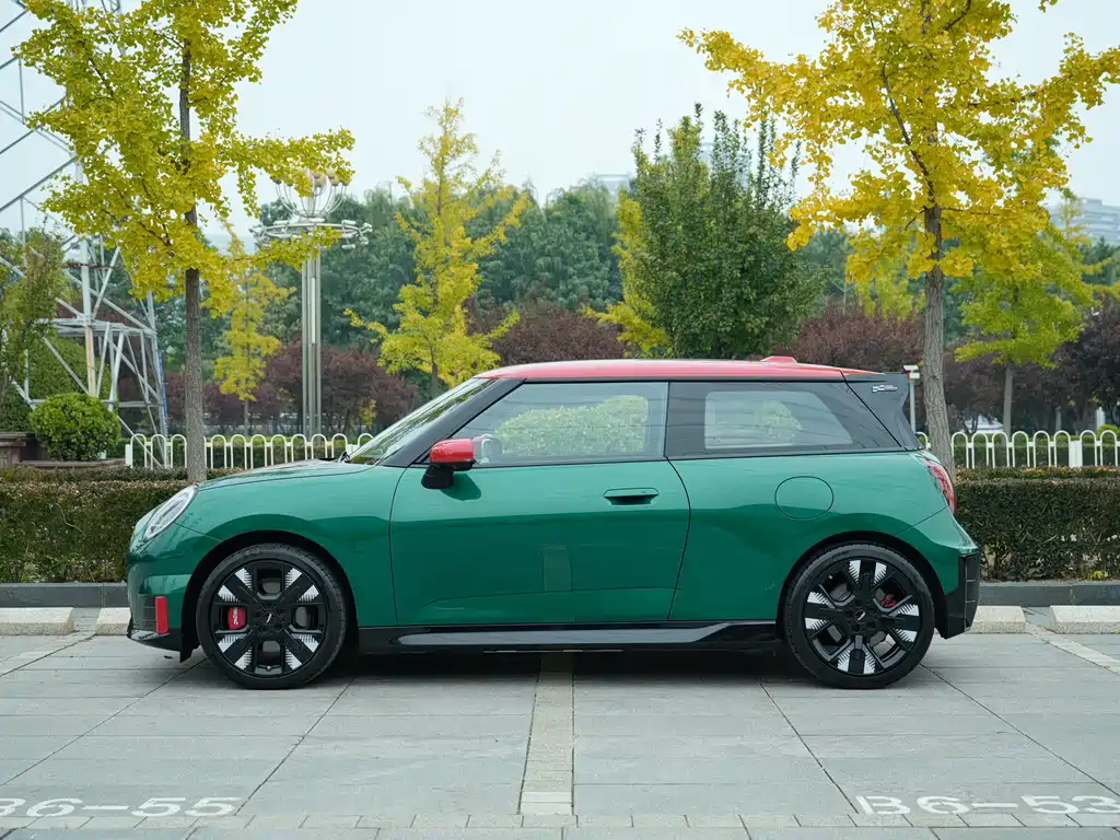 ELECTRIC MINI JCW 2025 JOHN COOPER WORKS