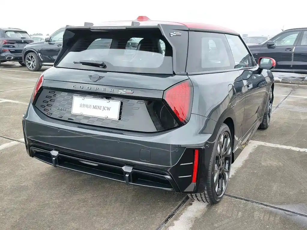 ELECTRIC MINI JCW 2025 JOHN COOPER WORKS
