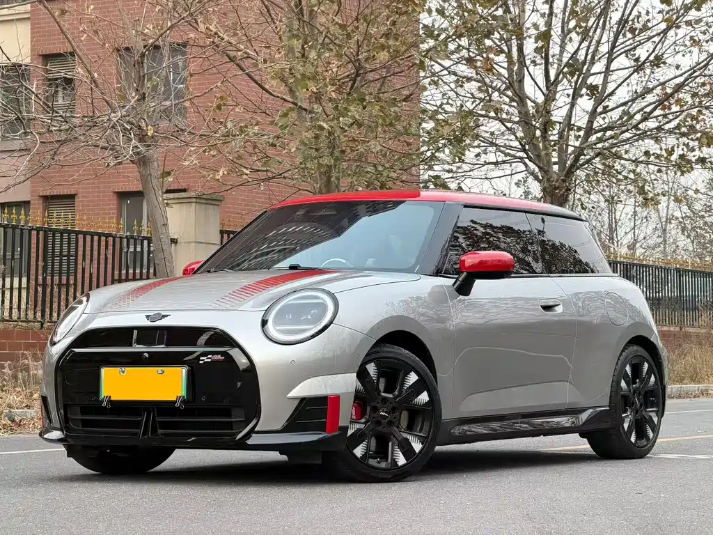 Electric MINI JCW 2025 facelift JOHN COOPER WORKS