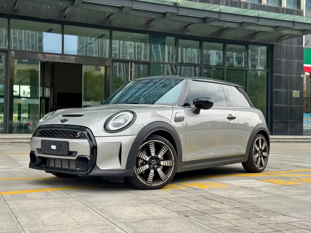 MINI 2023 facelift 2.0 T COOPER S artist