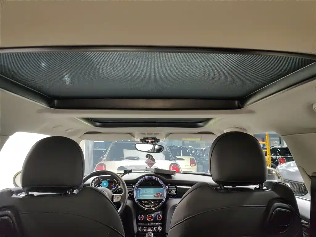 MINI 2023 model 1.5T COOPER artist