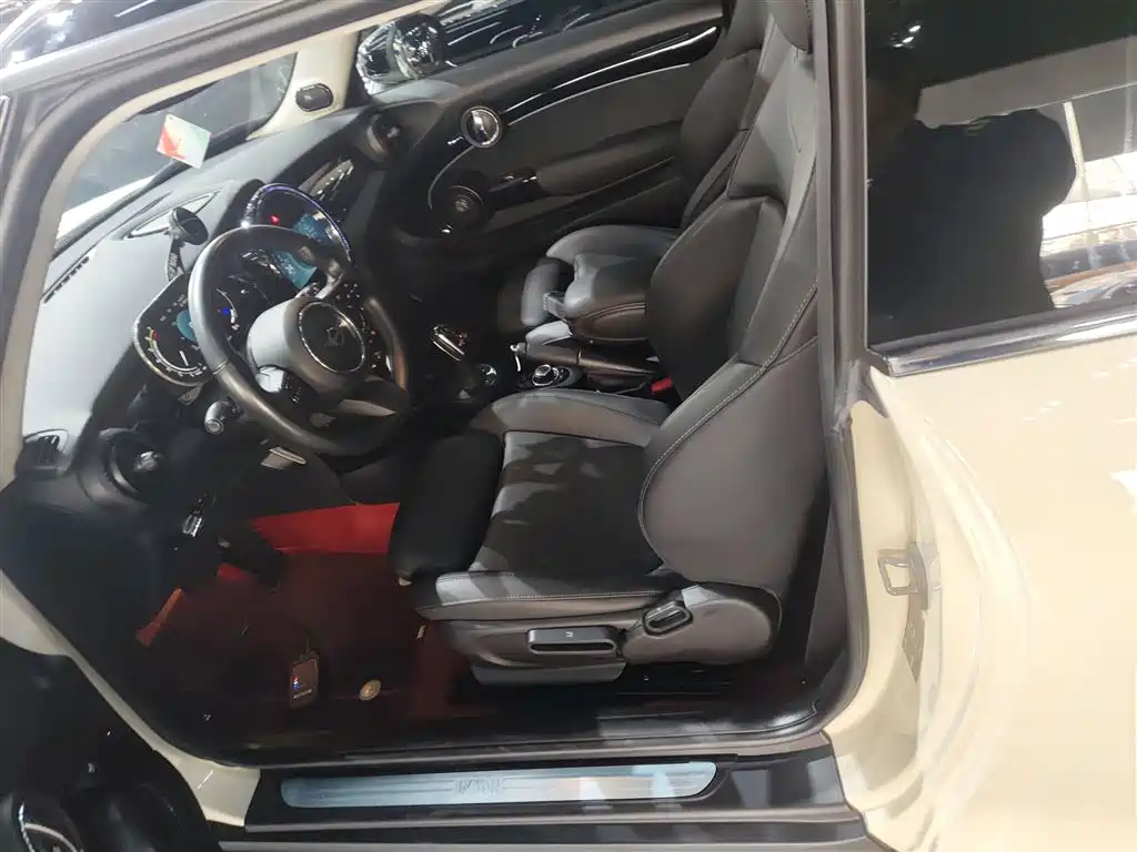 MINI 2022 facelift 1.5T COOPER classic school