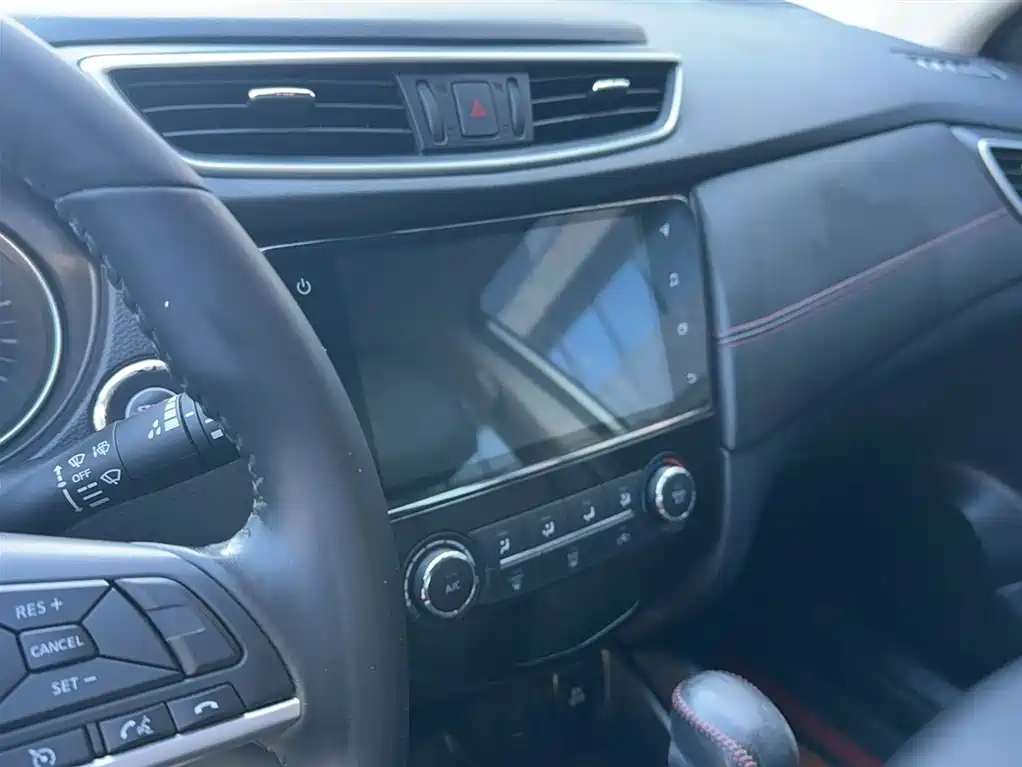 Qashqai 2021 2.0L CVT Deluxe Edition