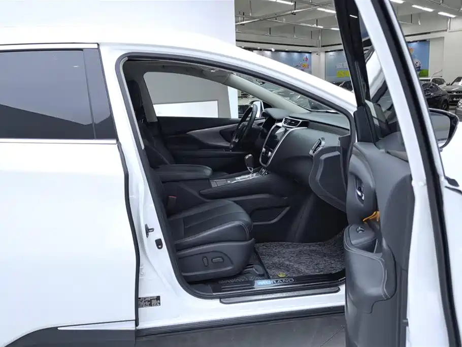 Loulan 2019 2.5S/C HEV XE four-wheel drive hybrid Zhilian Premium Edition Country V