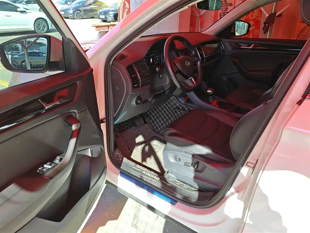 Kodiak 2020 model ZI330 7-seater two-wheel drive luxury Premium edition