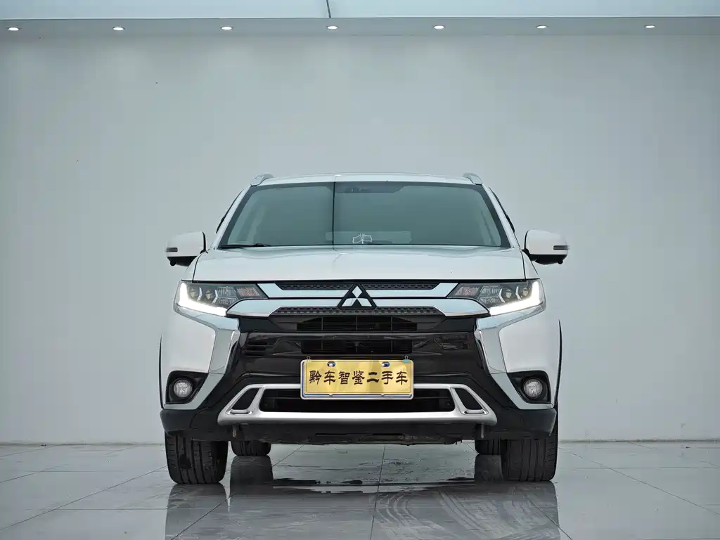 Outlander 2019 2.4L four-wheel drive Premium edition 5-seater Country VI