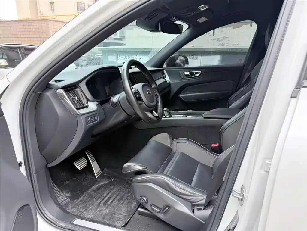 Volvo XC60 plug-in hybrid 2021 T8 E-drive hybrid Zhiyuan Sports Edition