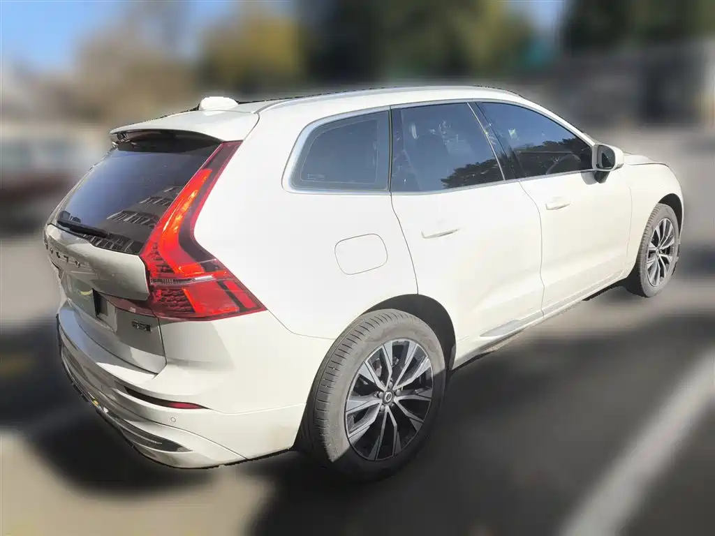 Volvo XC60 2024 B5 four-wheel drive Zhiyuan Deluxe Edition
