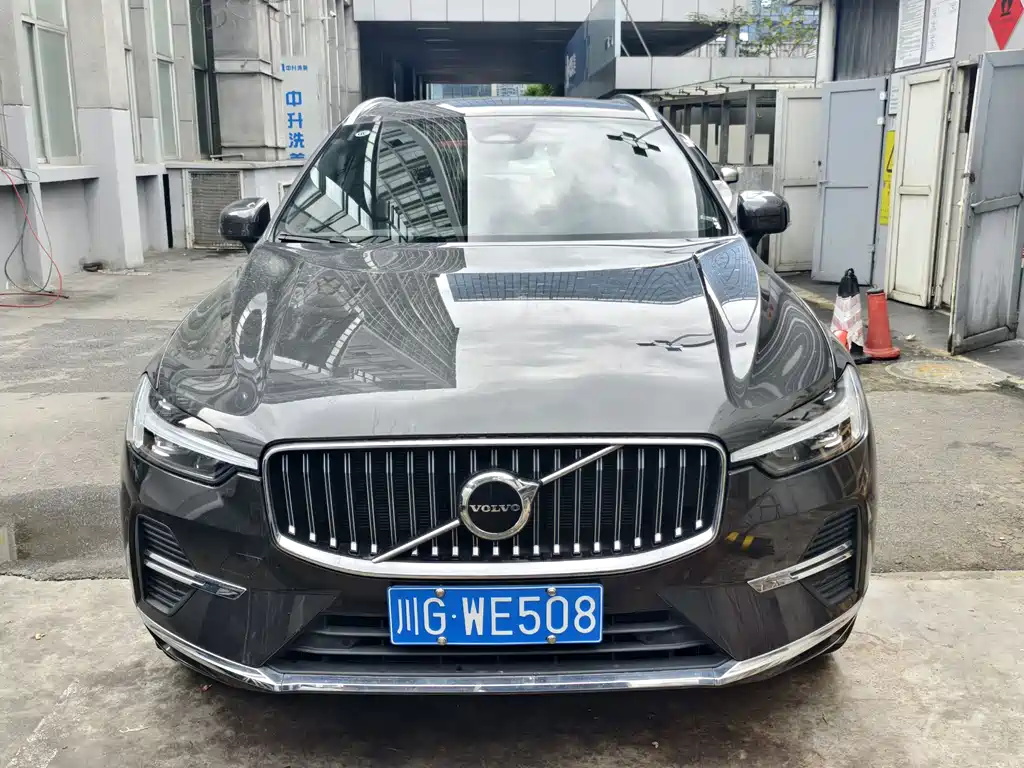 Volvo XC60 2025 B5 four-wheel drive Zhiyuan Deluxe Edition