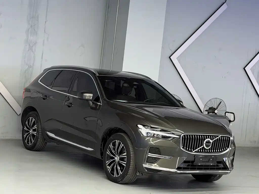 Volvo XC60 2022 B5 four-wheel drive Zhiya Deluxe Edition