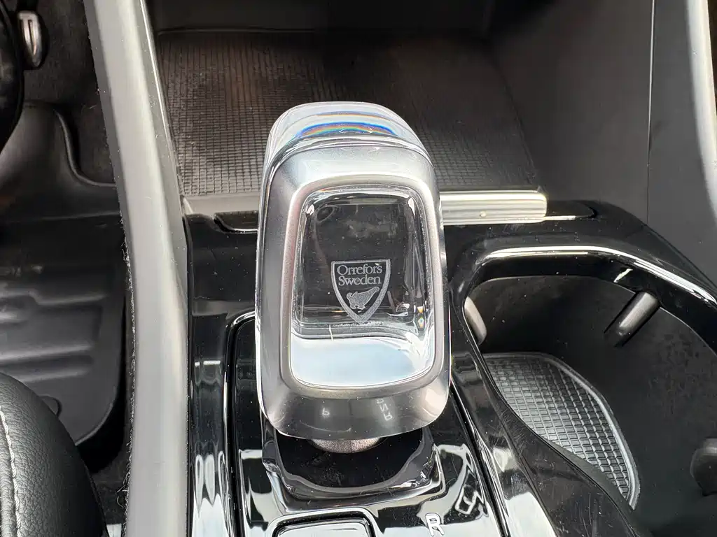 Volvo XC40 2023 B4 four-wheel drive Zhiyuan Deluxe Edition