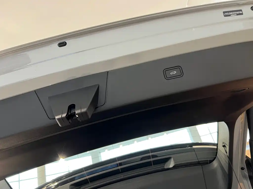 Volvo EX30 2026 CrossCountry dual-motor four-wheel drive high-performance version Ultra