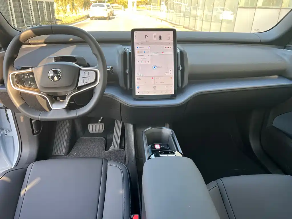 Volvo EX30 2025 rear drive long battery life Version Plus